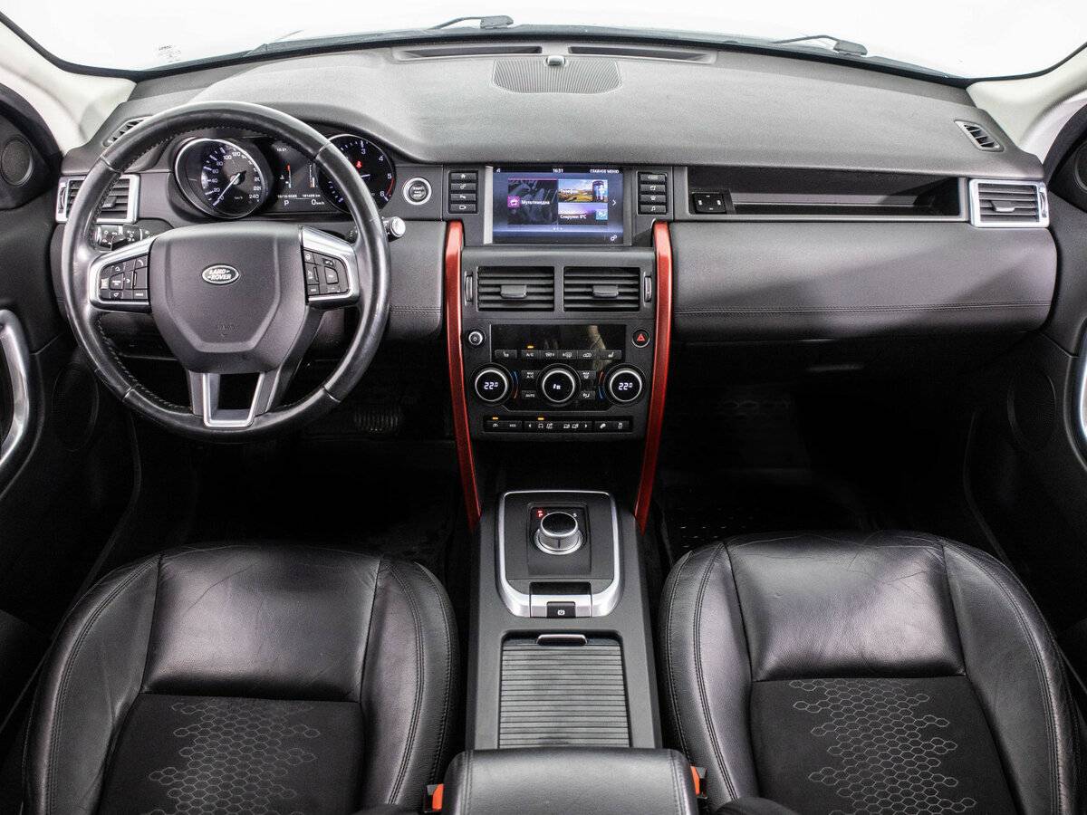 Land Rover Discovery Sport с пробегом — 2016 год. Фото: #11