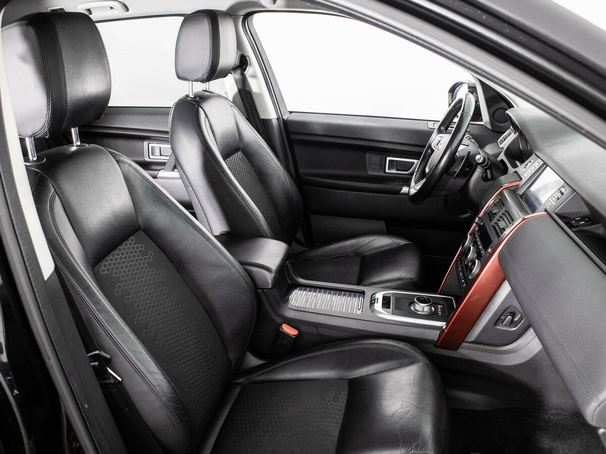 Land Rover Discovery Sport с пробегом — 2016 год. Фото: #13