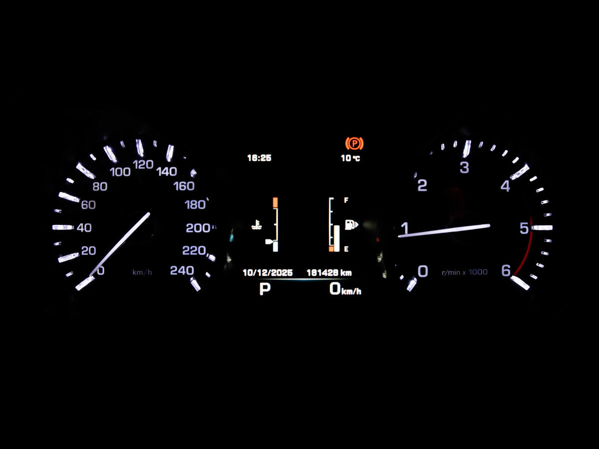 Land Rover Discovery Sport с пробегом — 2016 год. Фото: #19