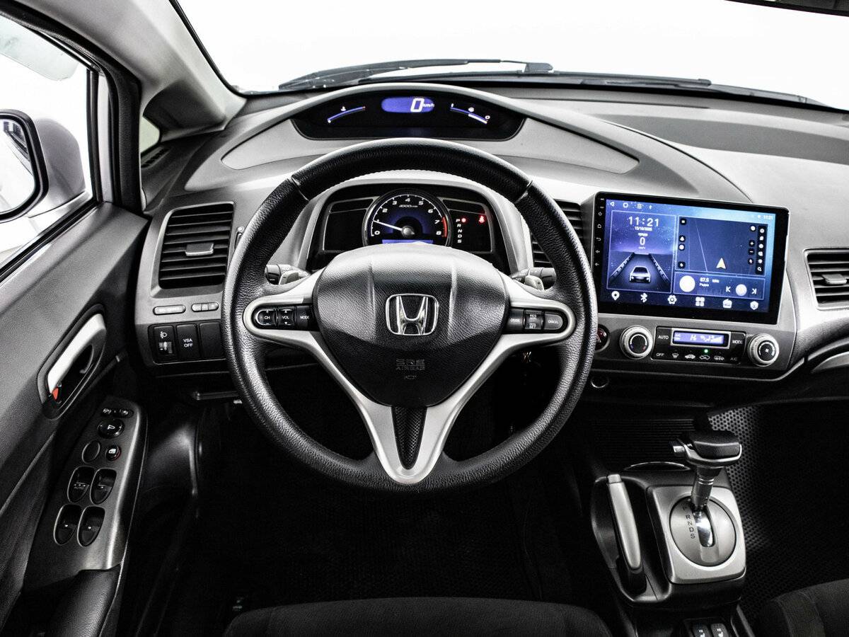 Honda Civic с пробегом — 2008 год. Фото: #8