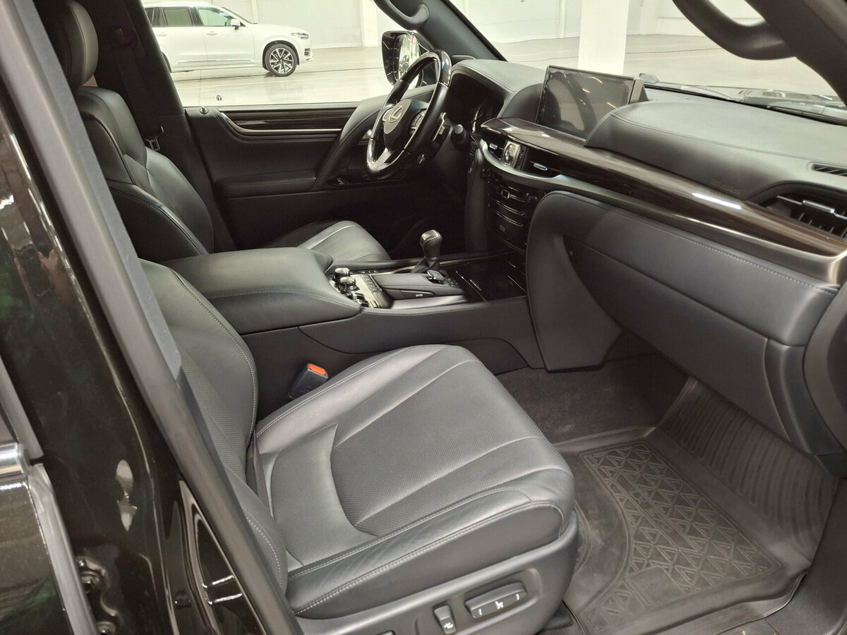 Lexus LX с пробегом — 2020 год. Фото: #9