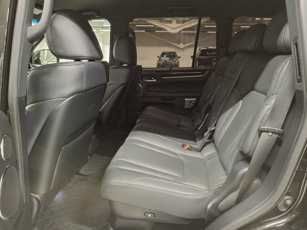 Lexus LX с пробегом — 2020 год. Фото: #10