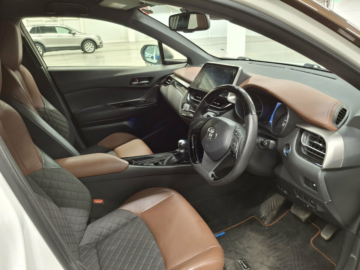 Toyota C-HR с пробегом — 2019 год. Фото: #15
