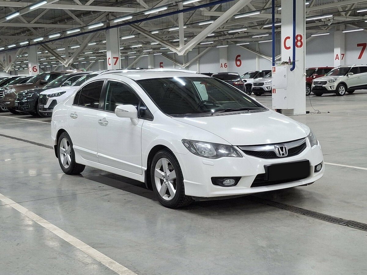 Honda Civic с пробегом — 2010 год. Фото: #2