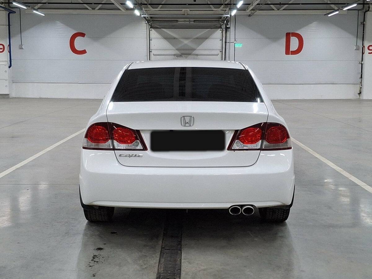 Honda Civic с пробегом — 2010 год. Фото: #5