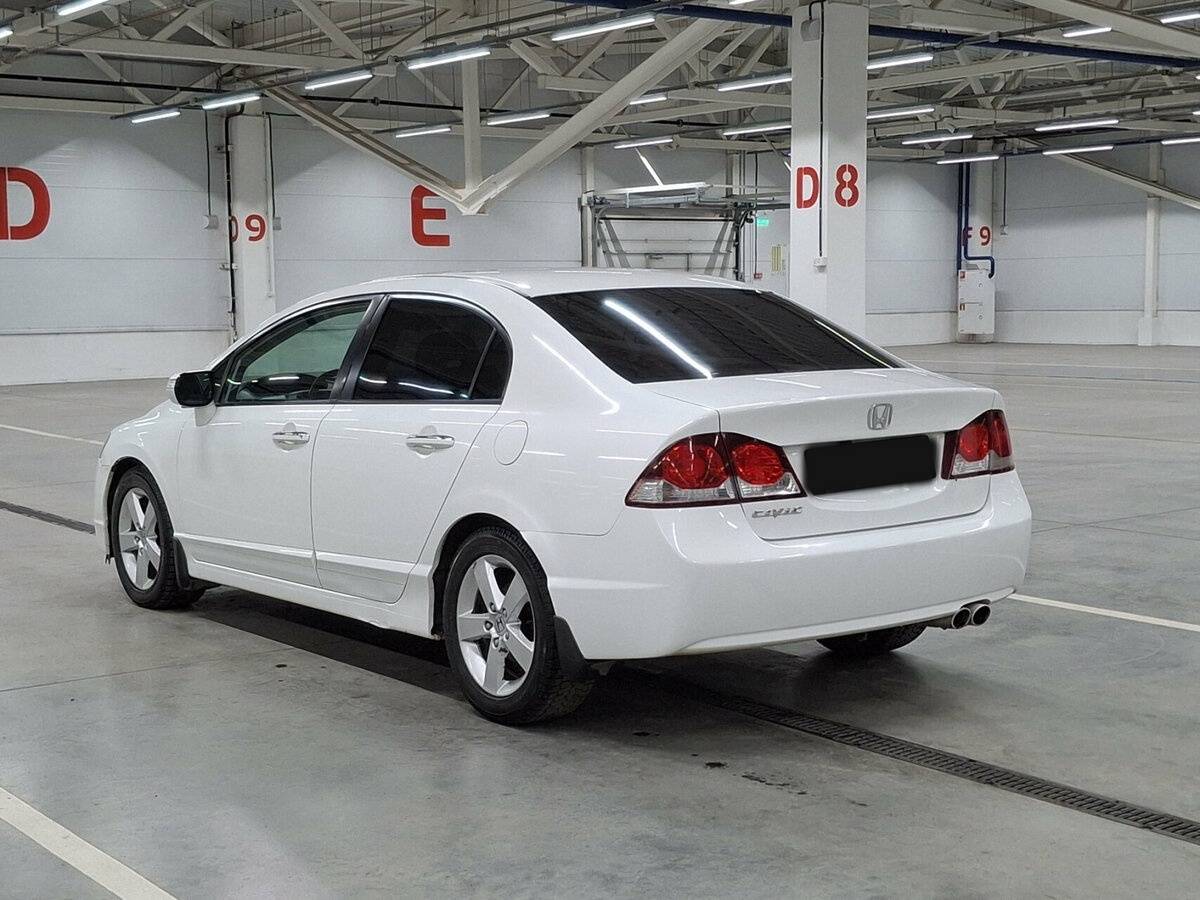 Honda Civic с пробегом — 2010 год. Фото: #6