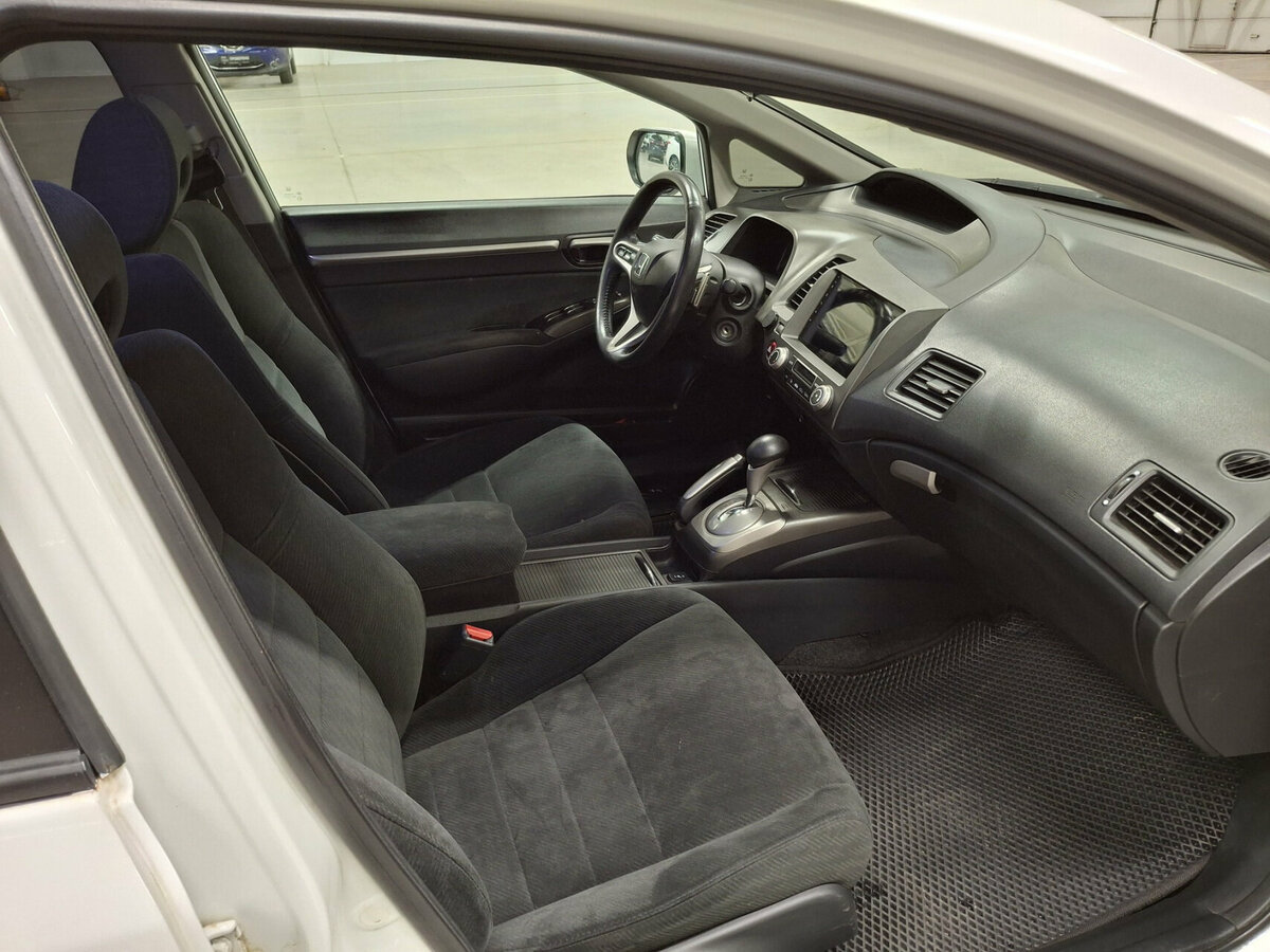 Honda Civic с пробегом — 2010 год. Фото: #9