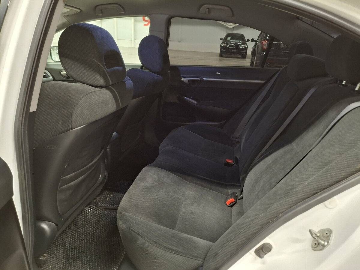 Honda Civic с пробегом — 2010 год. Фото: #10