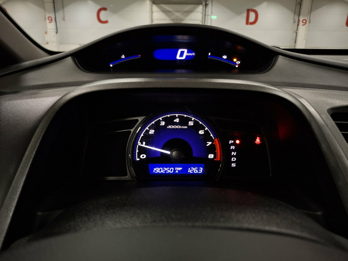 Honda Civic с пробегом — 2010 год. Фото: #11