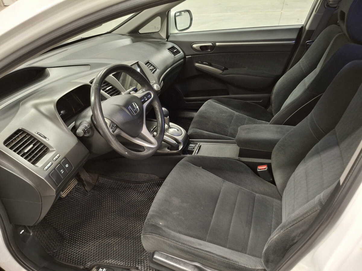 Honda Civic с пробегом — 2010 год. Фото: #13