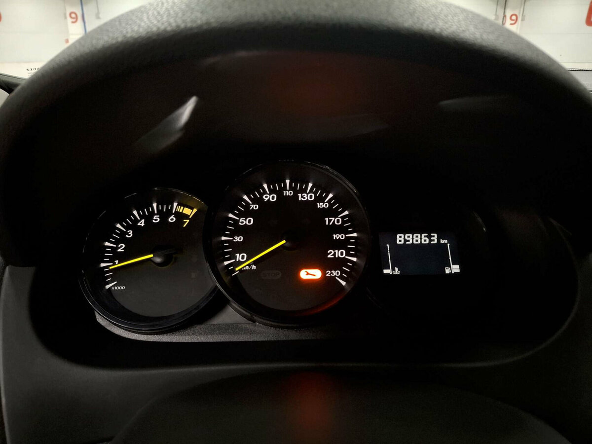 Renault Fluence с пробегом — 2012 год. Фото: #12