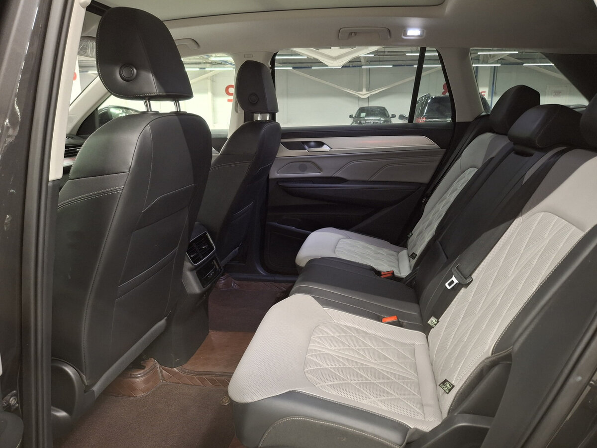 Volkswagen Tavendor с пробегом — 2023 год. Фото: #10