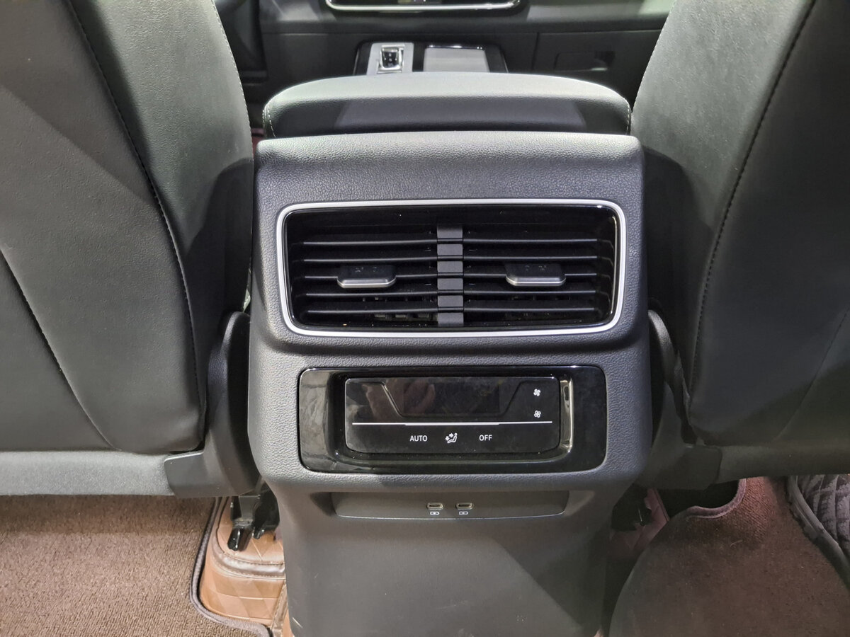 Volkswagen Tavendor с пробегом — 2023 год. Фото: #18