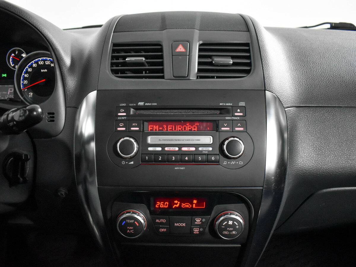 Suzuki SX4 с пробегом — 2010 год. Фото: #11