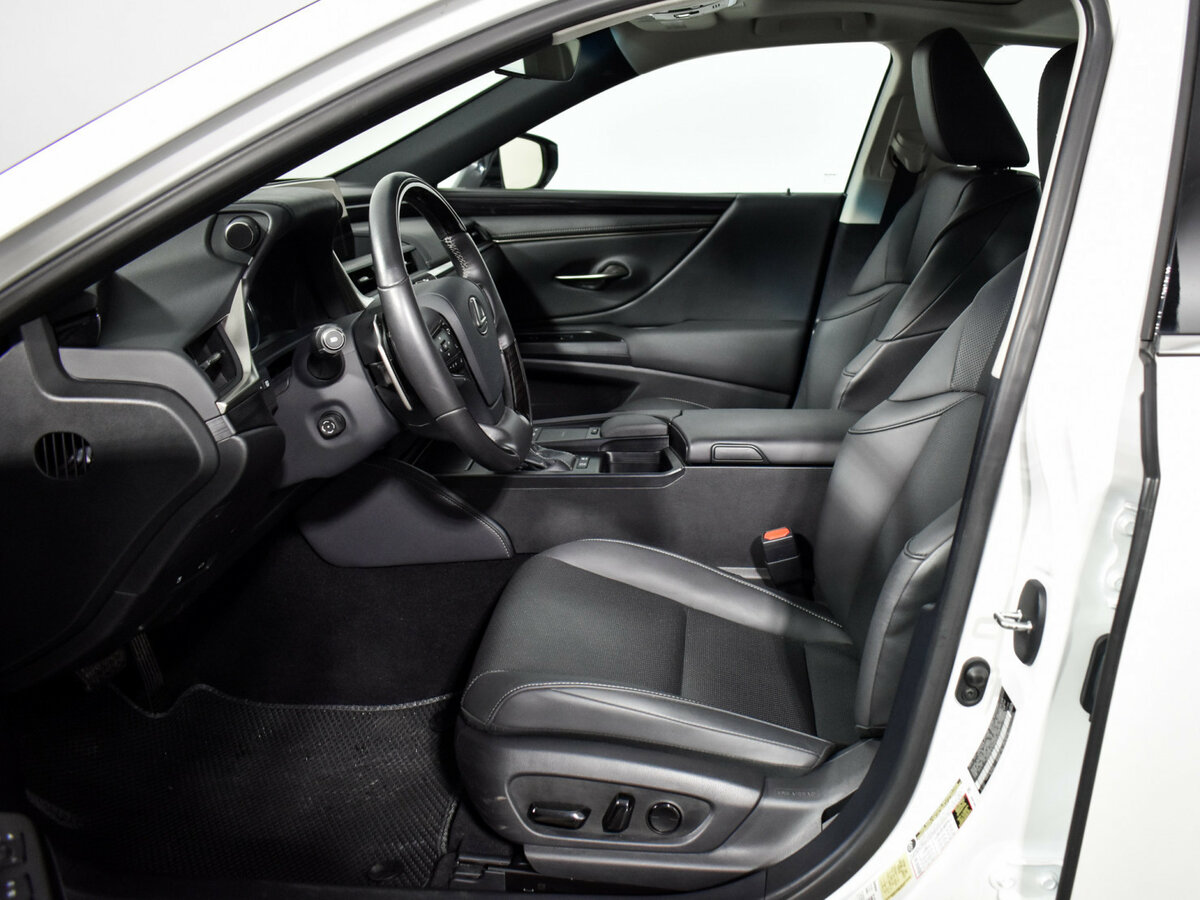 Lexus ES с пробегом — 2021 год. Фото: #6