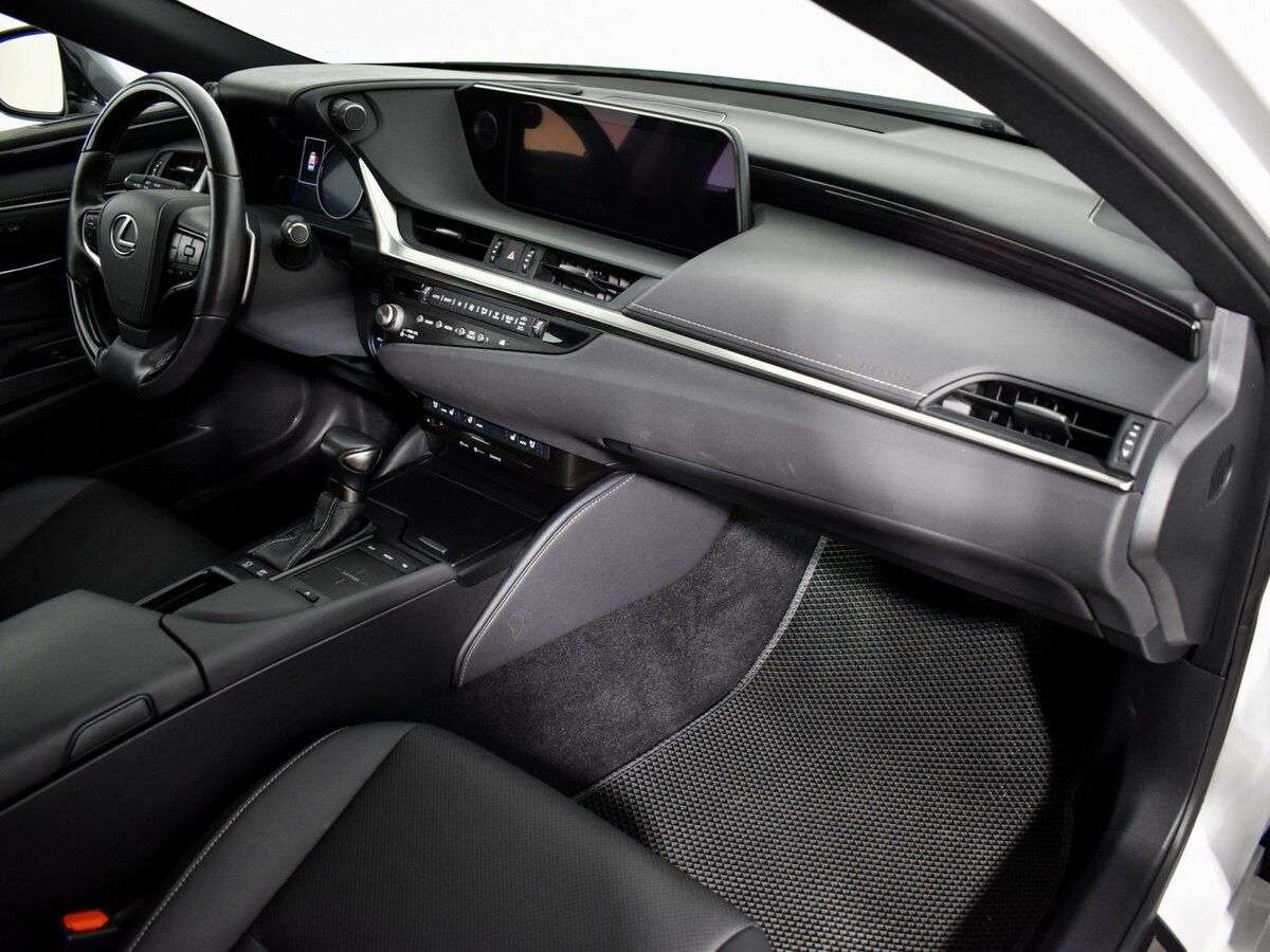 Lexus ES с пробегом — 2021 год. Фото: #10