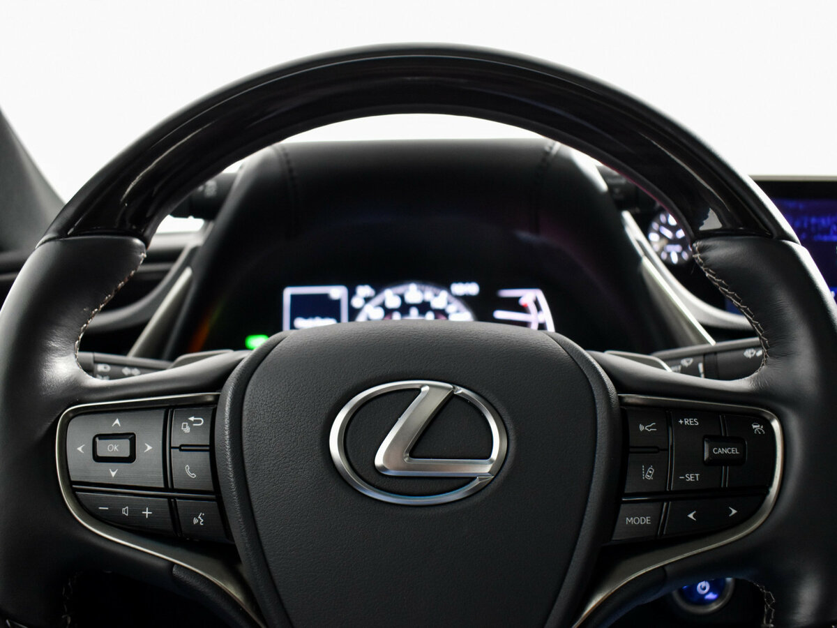 Lexus ES с пробегом — 2021 год. Фото: #12