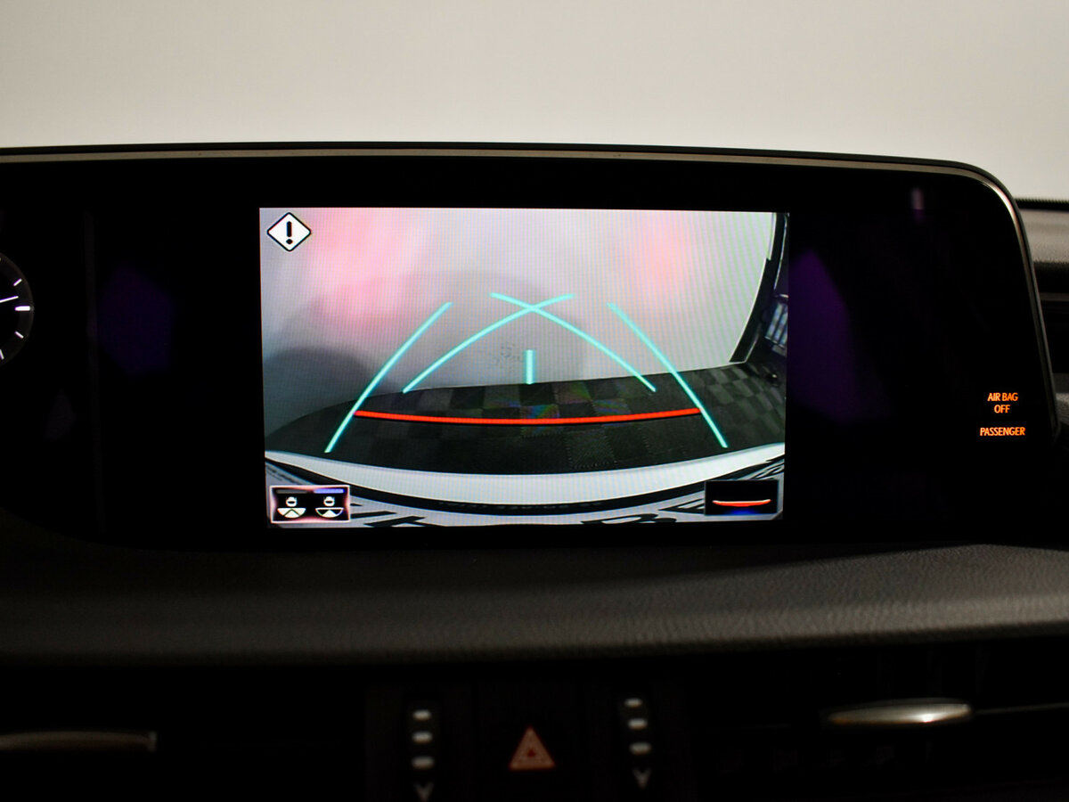 Lexus ES с пробегом — 2021 год. Фото: #13