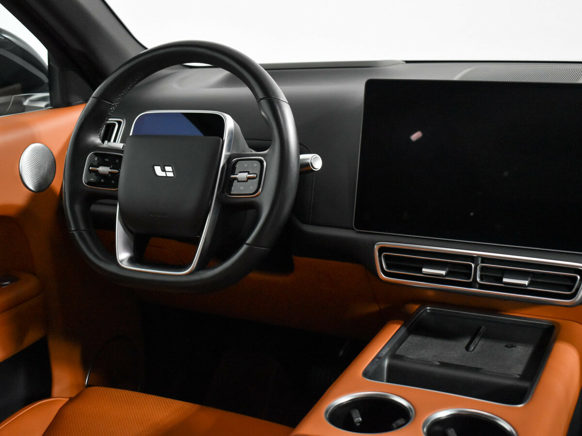 Li Auto (Lixiang) L9 с пробегом — 2023 год. Фото: #18