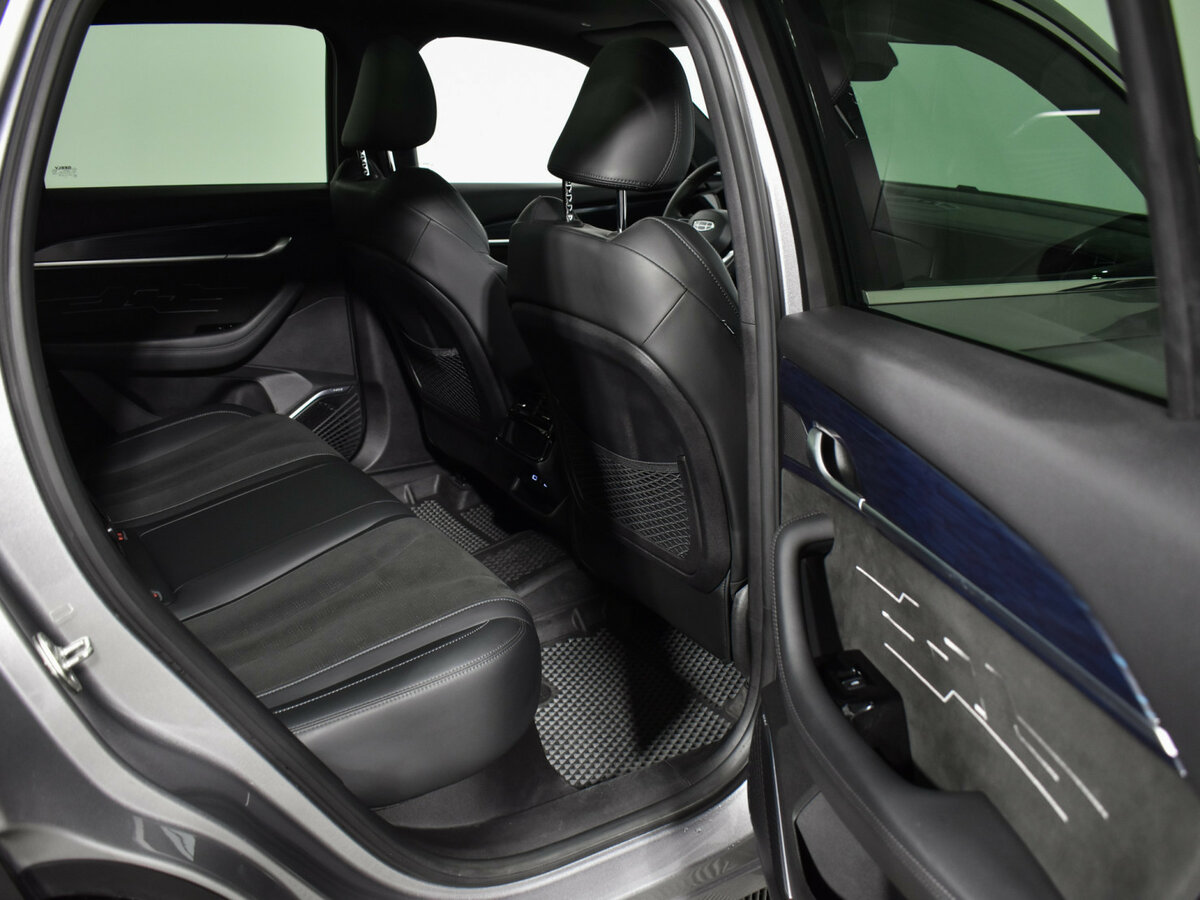 Geely Monjaro с пробегом — 2024 год. Фото: #9