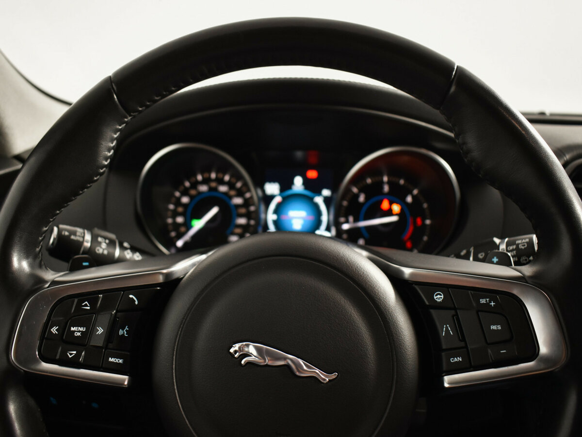 Jaguar F-Pace с пробегом — 2018 год. Фото: #13