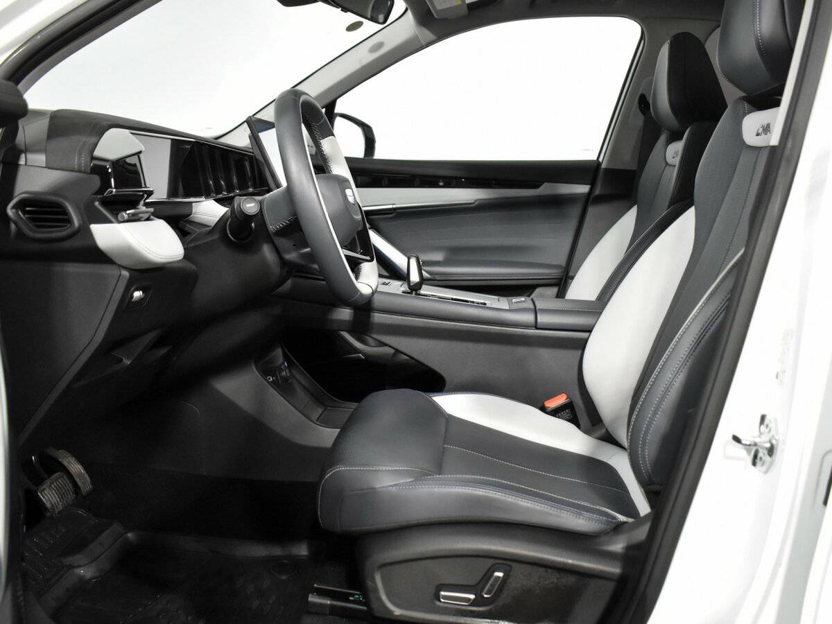 Geely Boyue с пробегом — 2024 год. Фото: #9