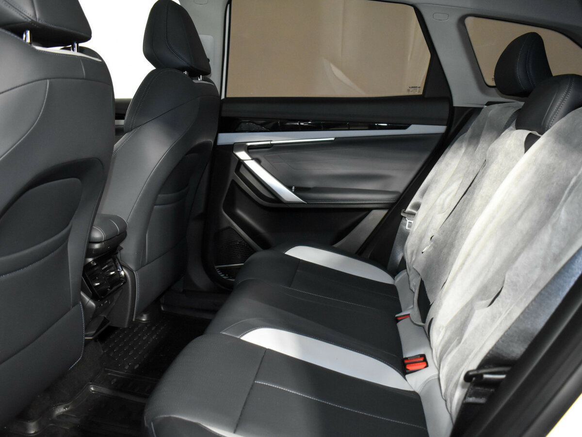 Geely Boyue с пробегом — 2024 год. Фото: #10