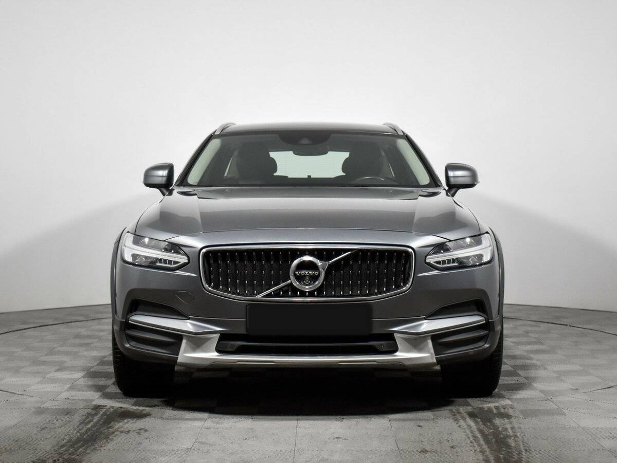 Volvo V90 Cross Country с пробегом — 2019 год. Фото: #1