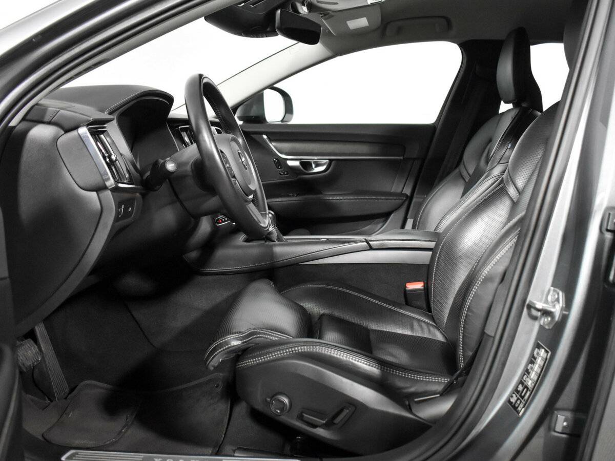 Volvo V90 Cross Country с пробегом — 2019 год. Фото: #10