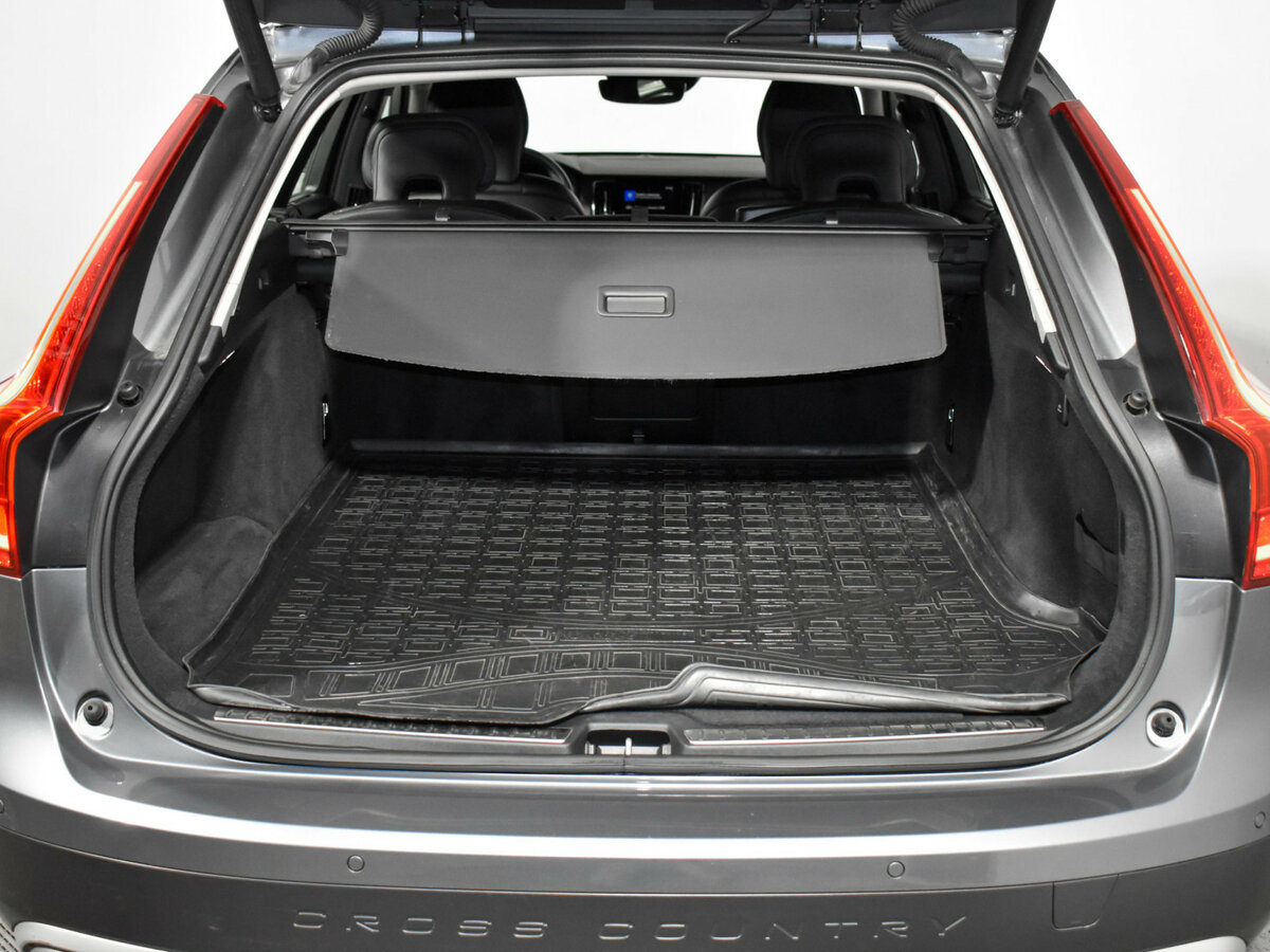 Volvo V90 Cross Country с пробегом — 2019 год. Фото: #21