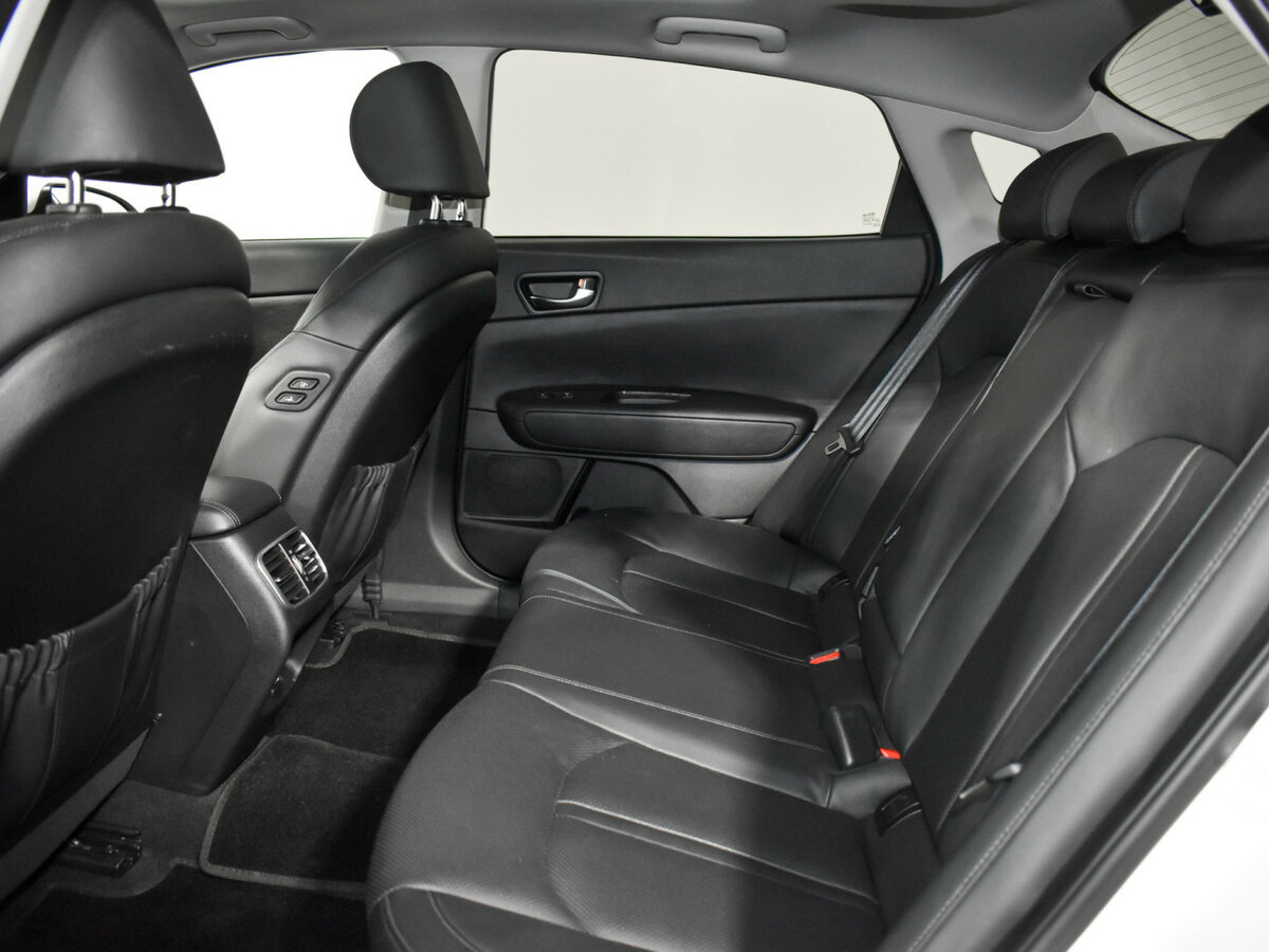 Kia K5 с пробегом — 2017 год. Фото: #10