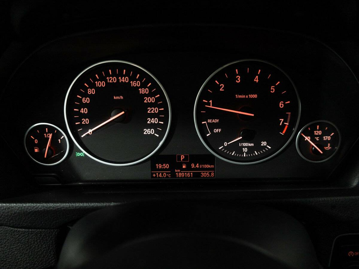 BMW 3 серии с пробегом — 2015 год. Фото: #11