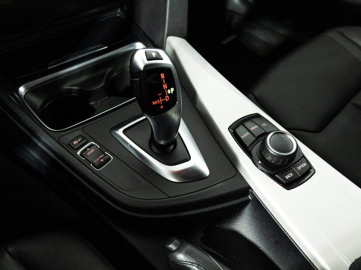 BMW 3 серии с пробегом — 2015 год. Фото: #19