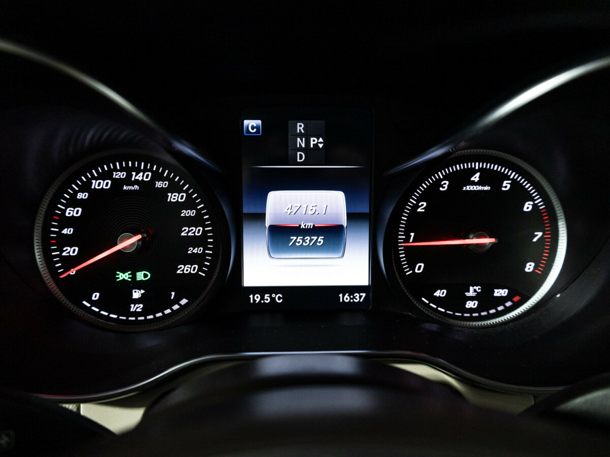 Mercedes-Benz GLC Coupe с пробегом — 2017 год. Фото: #11