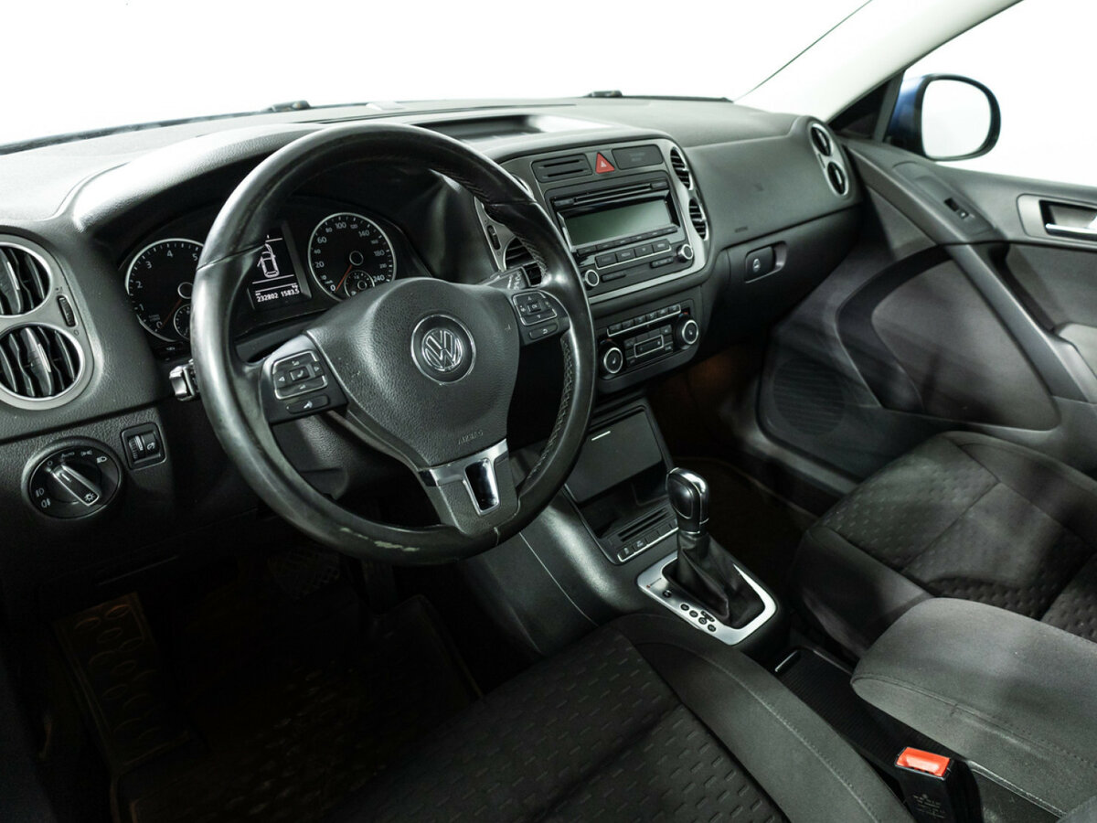 Volkswagen Tiguan с пробегом — 2011 год. Фото: #10