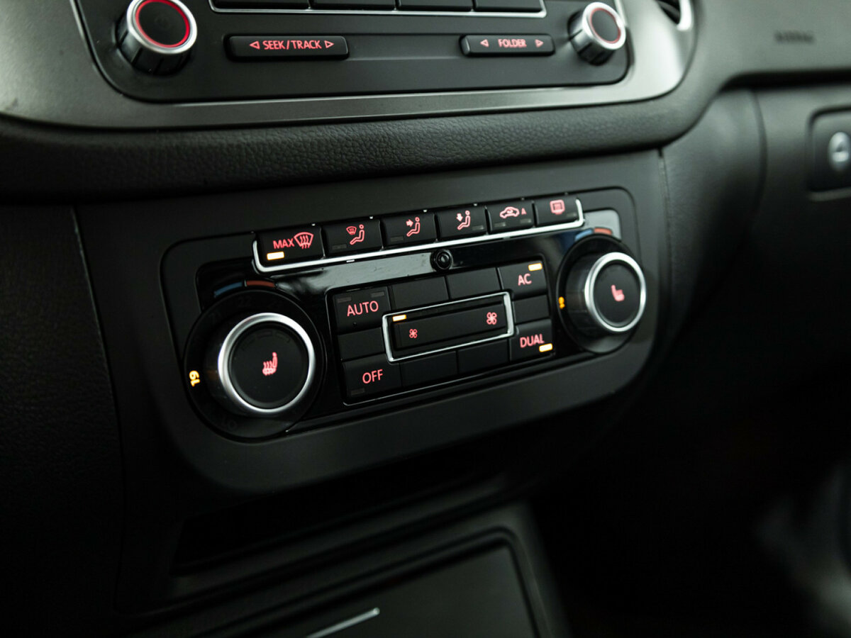 Volkswagen Tiguan с пробегом — 2011 год. Фото: #15