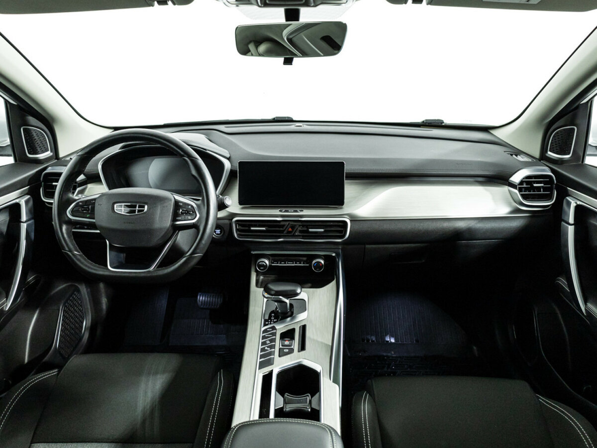 Geely Coolray с пробегом — 2023 год. Фото: #12