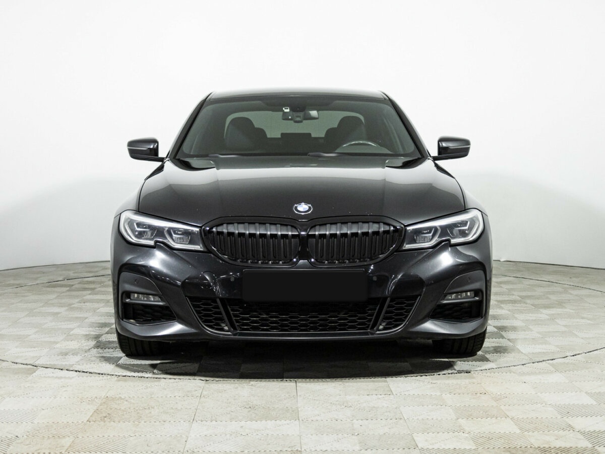 BMW 3 серии с пробегом — 2021 год. Фото: #1