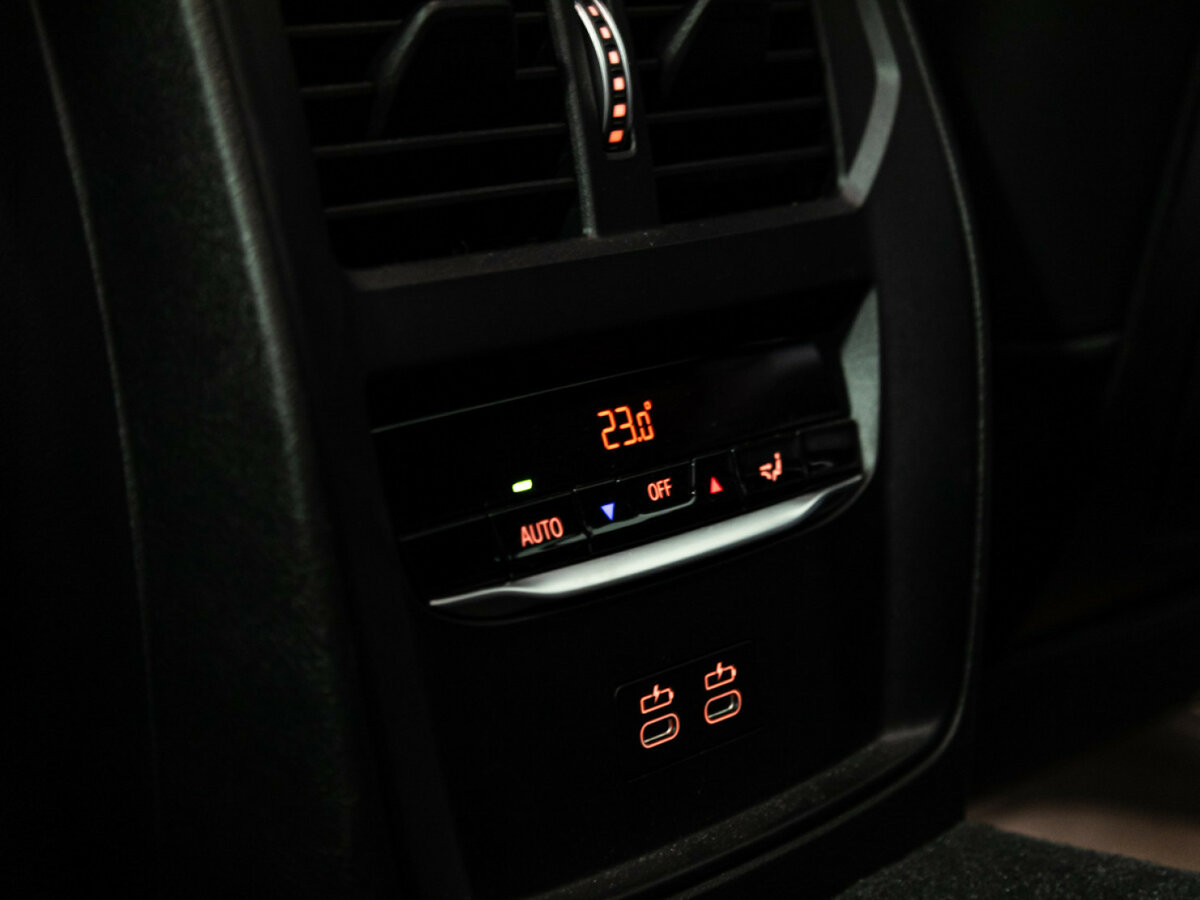 BMW 3 серии с пробегом — 2021 год. Фото: #18