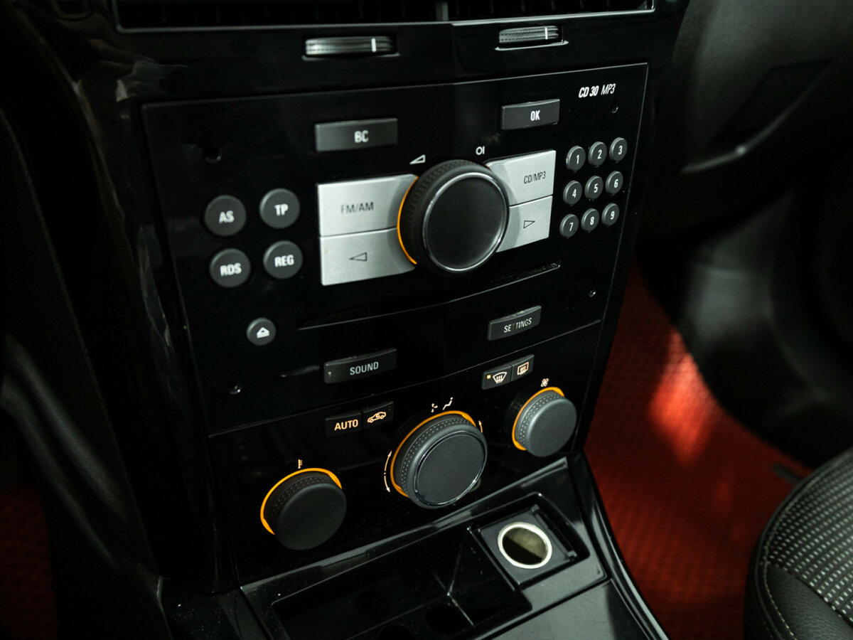 Opel Astra с пробегом — 2010 год. Фото: #17