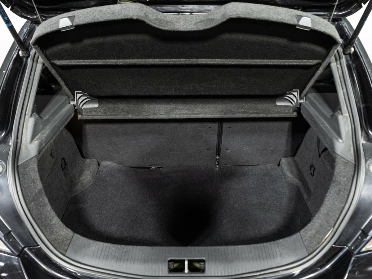 Opel Astra с пробегом — 2010 год. Фото: #18