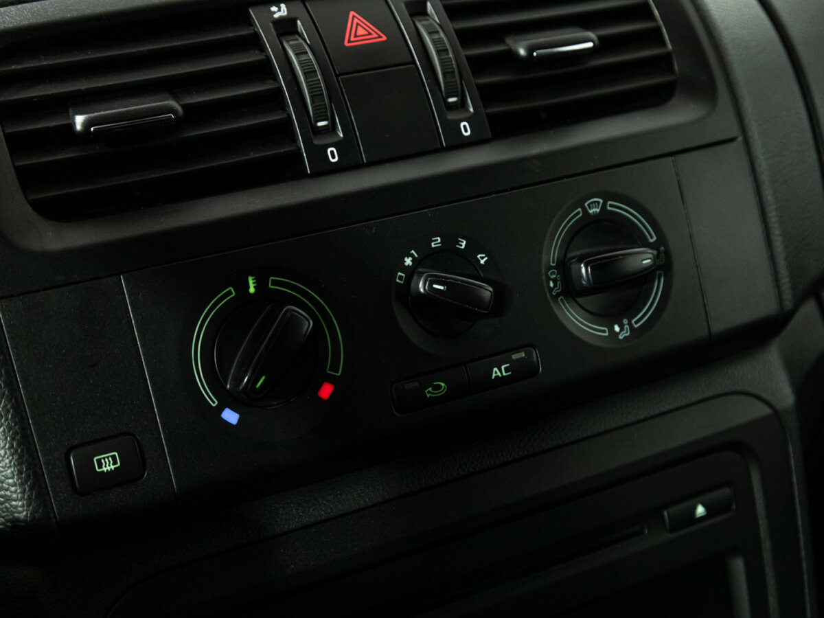 Skoda Fabia с пробегом — 2014 год. Фото: #12