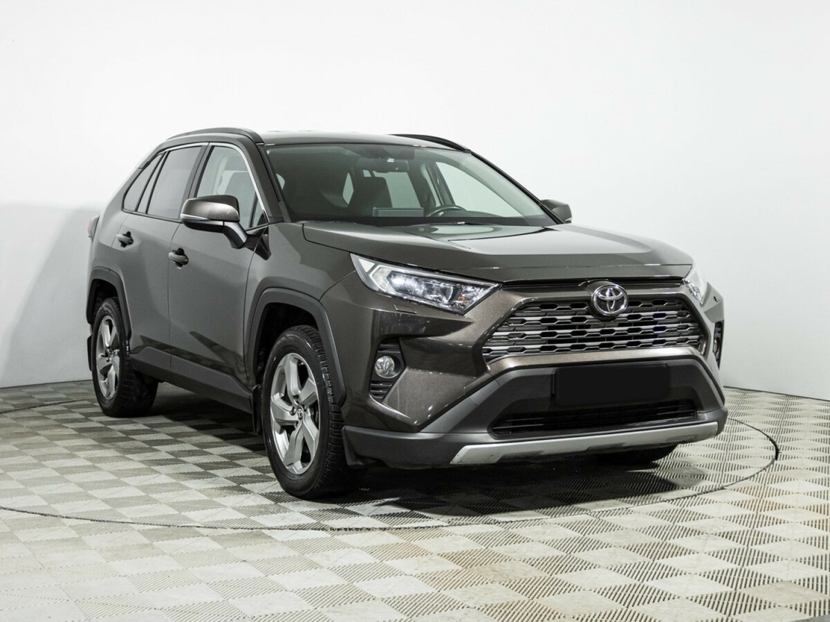 Toyota RAV4 с пробегом — 2021 год. Фото: #2