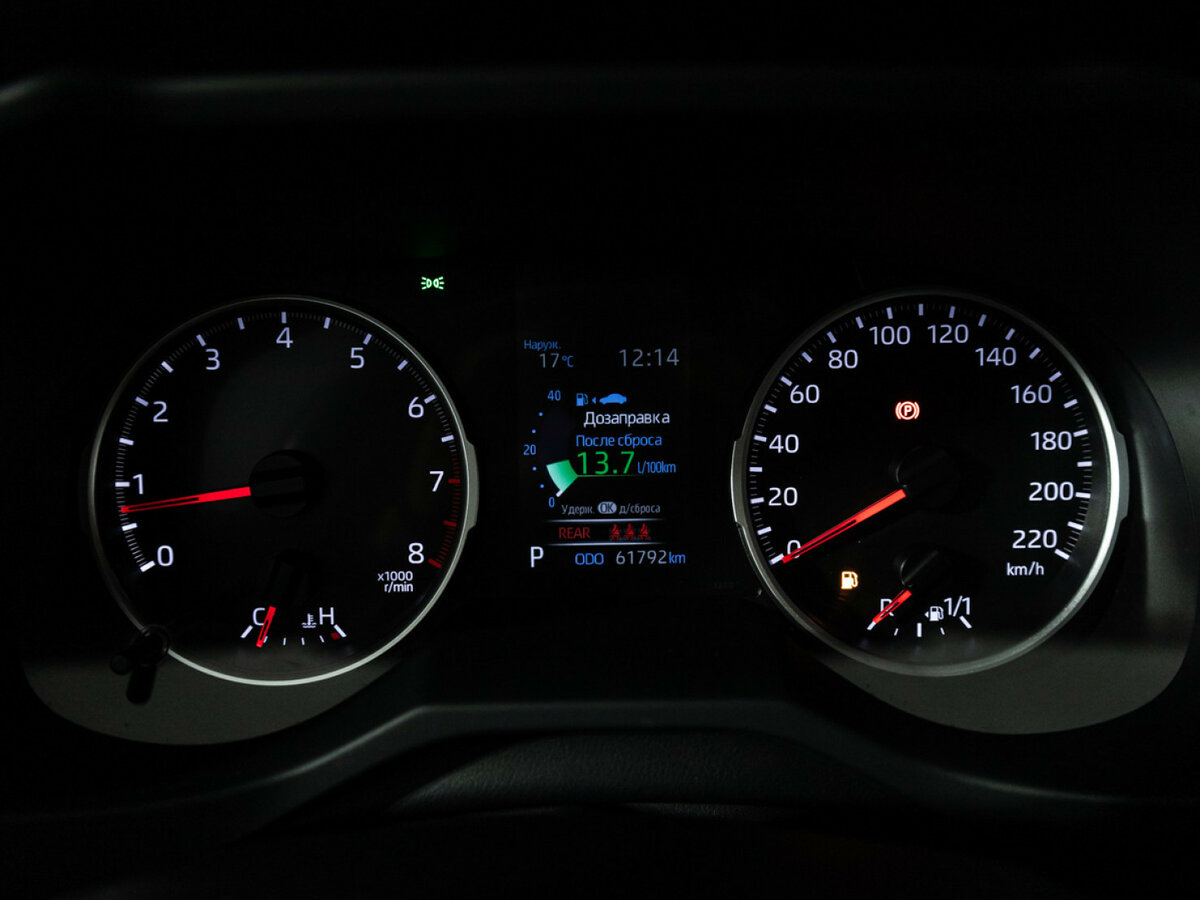 Toyota RAV4 с пробегом — 2021 год. Фото: #9