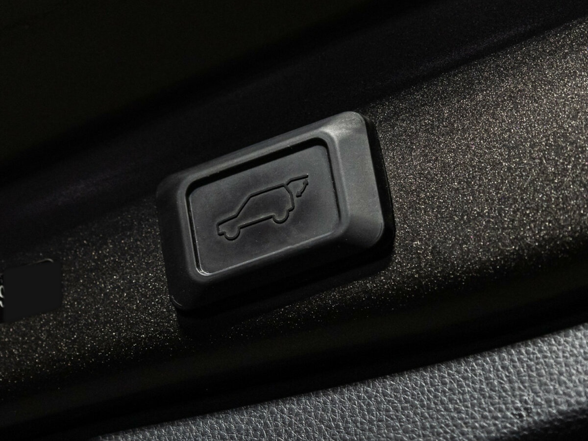 Toyota RAV4 с пробегом — 2021 год. Фото: #11