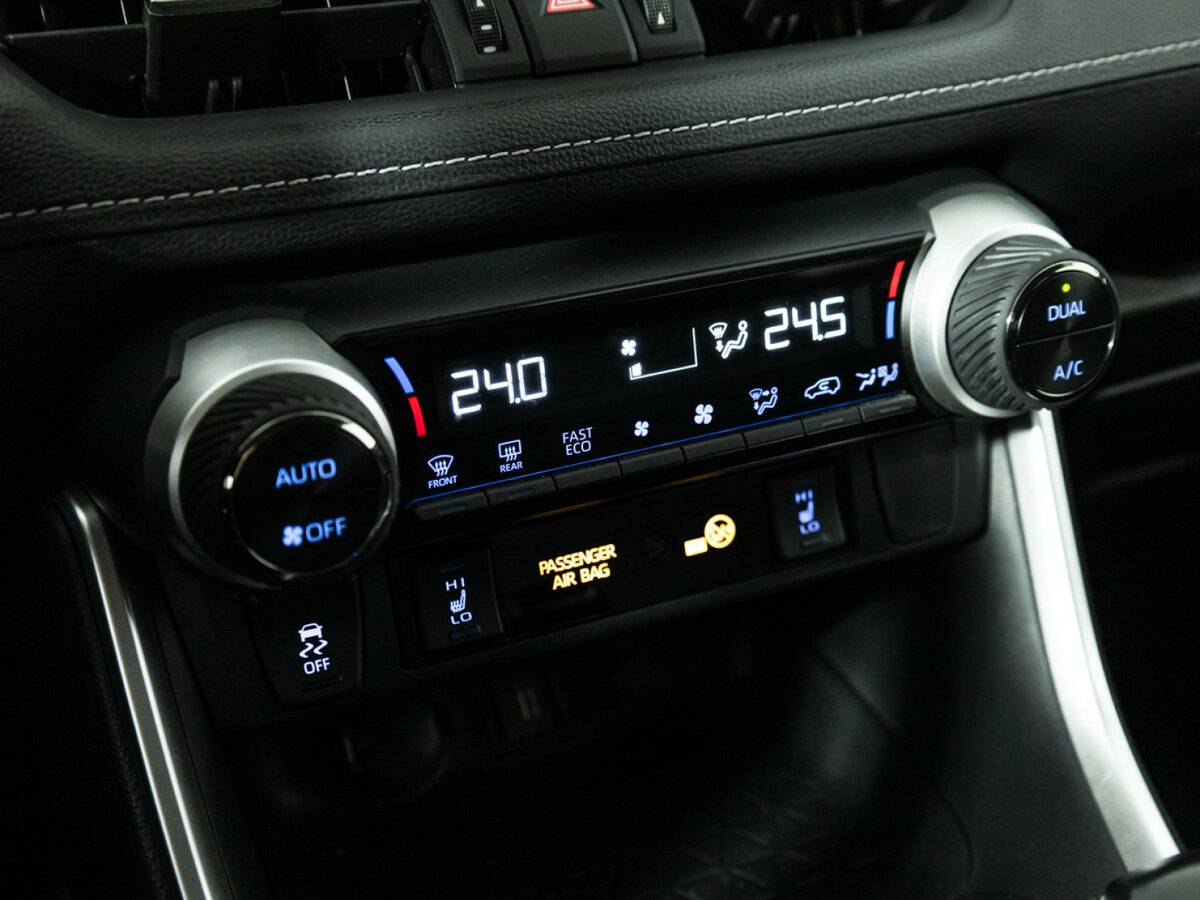 Toyota RAV4 с пробегом — 2021 год. Фото: #14