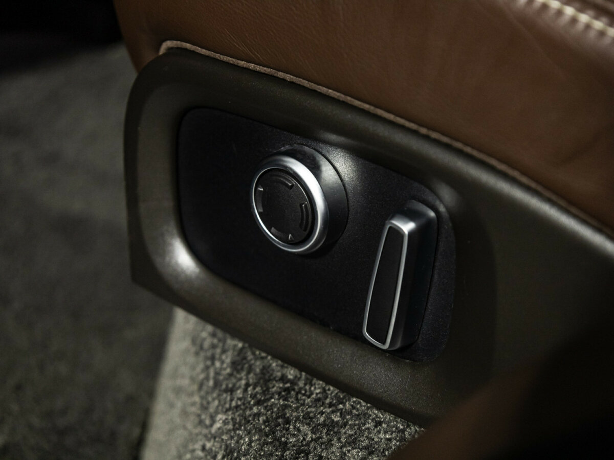 Land Rover Range Rover с пробегом — 2017 год. Фото: #16