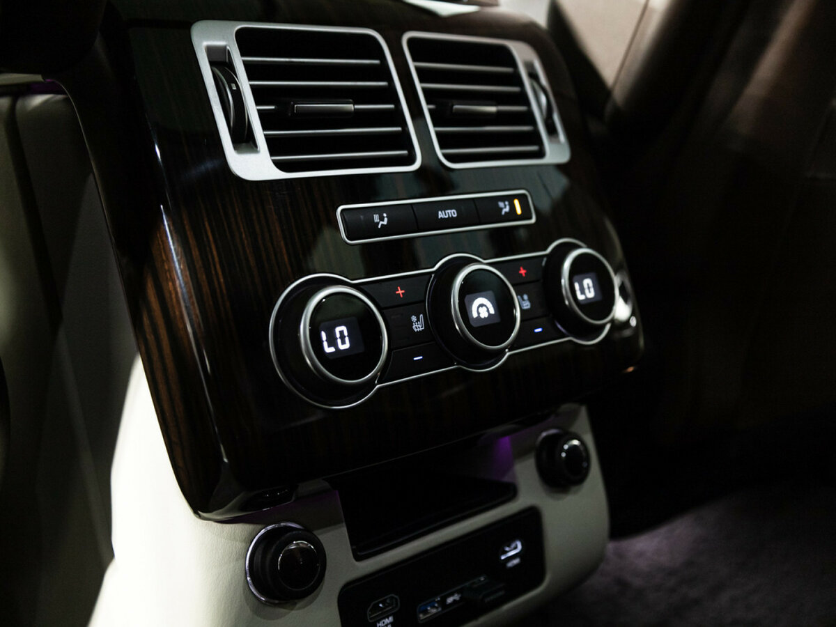 Land Rover Range Rover с пробегом — 2017 год. Фото: #20