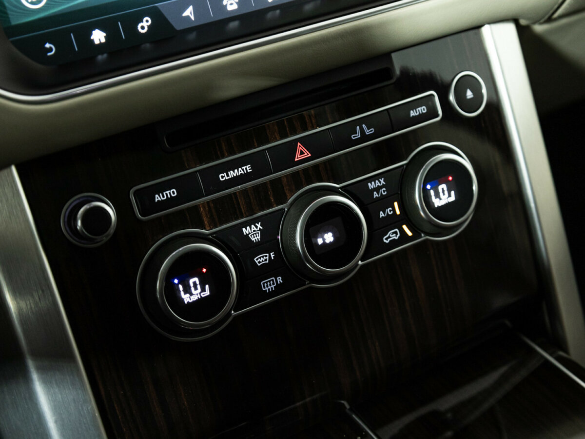 Land Rover Range Rover с пробегом — 2017 год. Фото: #21