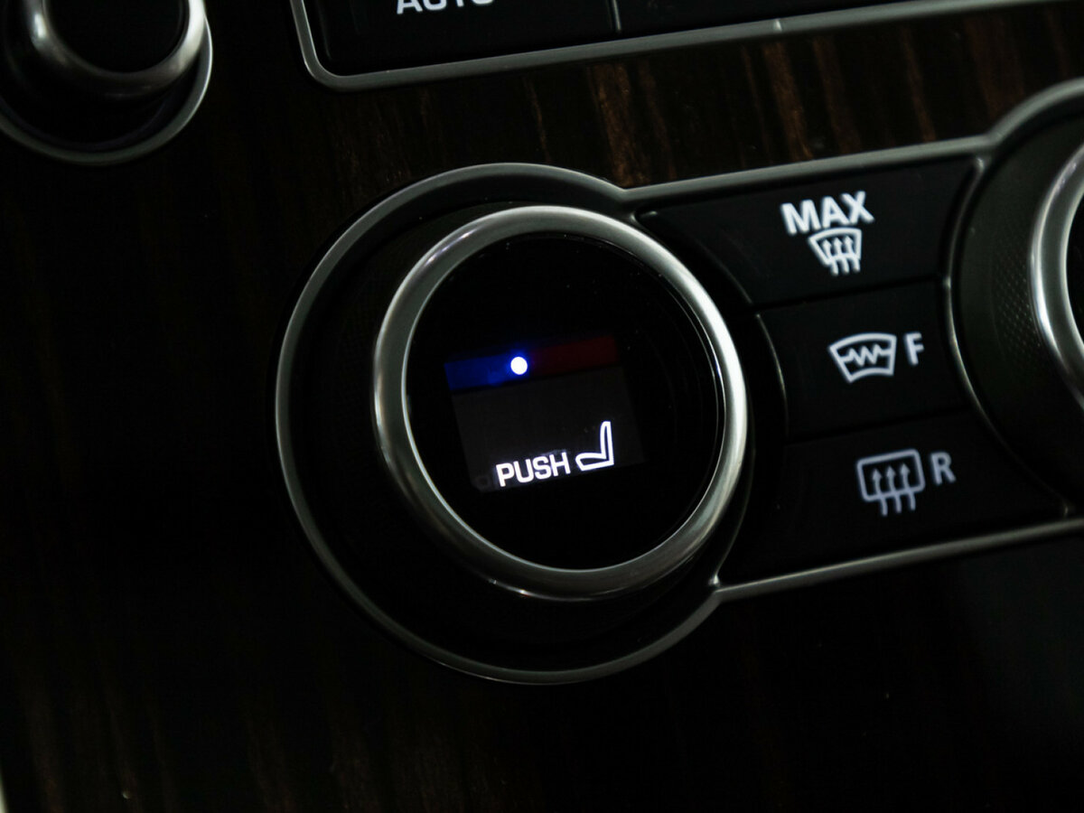 Land Rover Range Rover с пробегом — 2017 год. Фото: #22